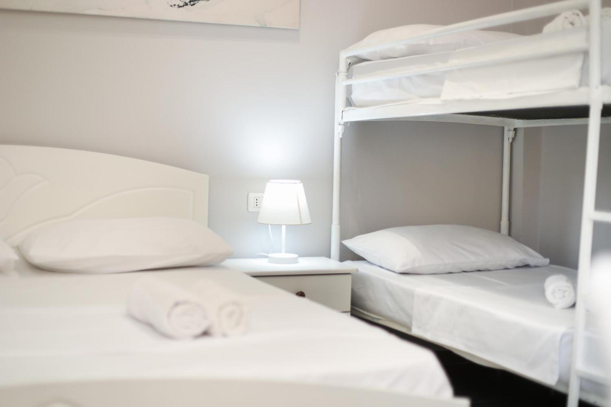 Vila Feliz - Premium Rooms With Free Private Parking فلورا المظهر الخارجي الصورة