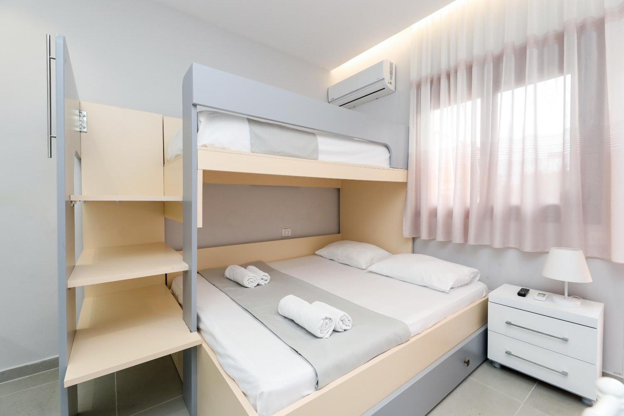 Vila Feliz - Premium Rooms With Free Private Parking فلورا المظهر الخارجي الصورة