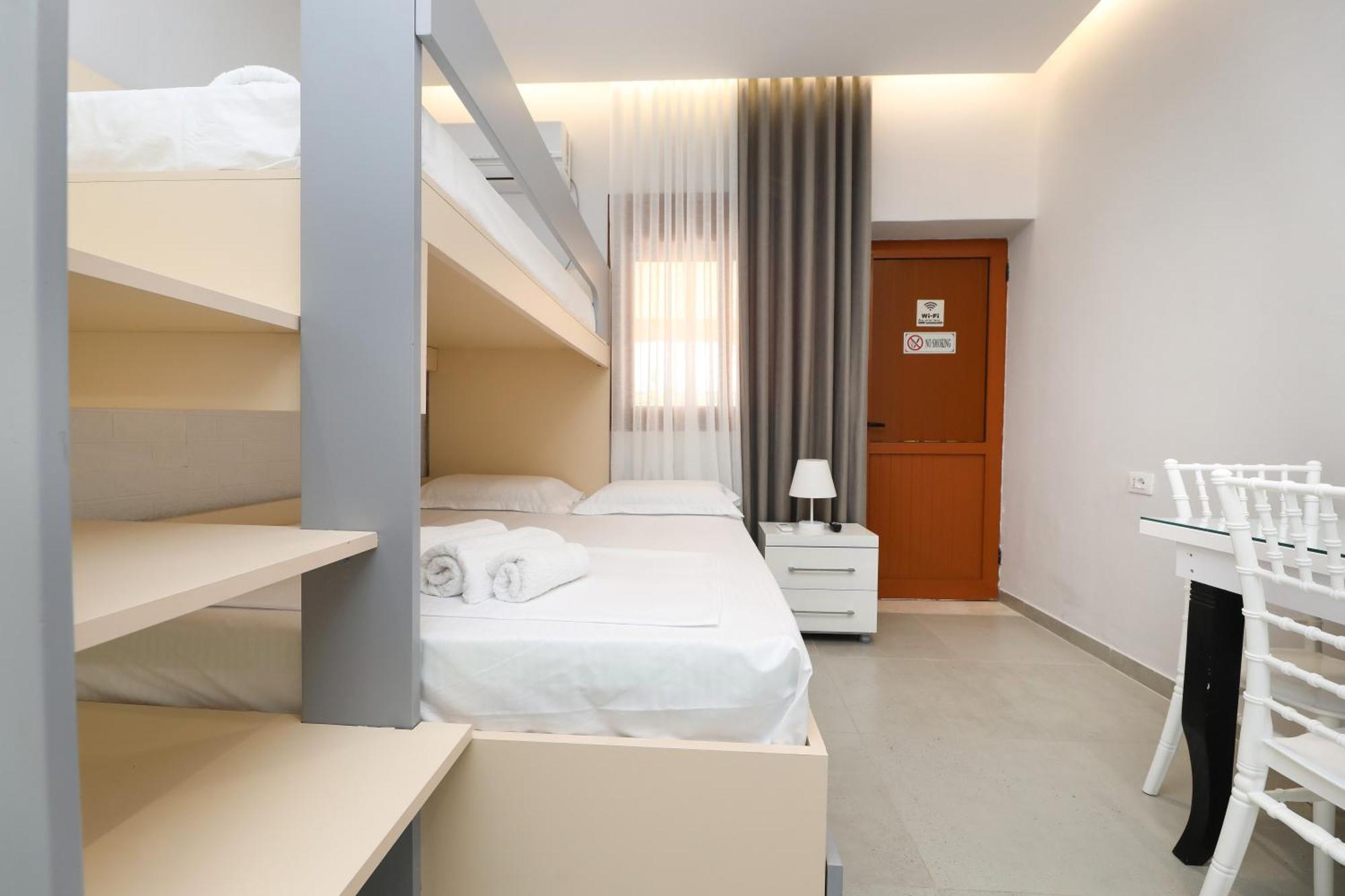 Vila Feliz - Premium Rooms With Free Private Parking فلورا المظهر الخارجي الصورة