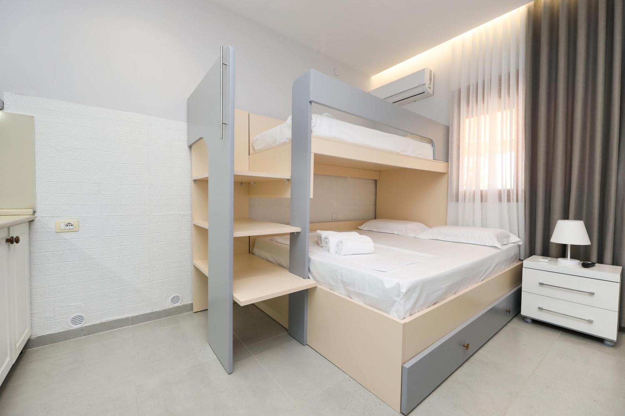 Vila Feliz - Premium Rooms With Free Private Parking فلورا المظهر الخارجي الصورة