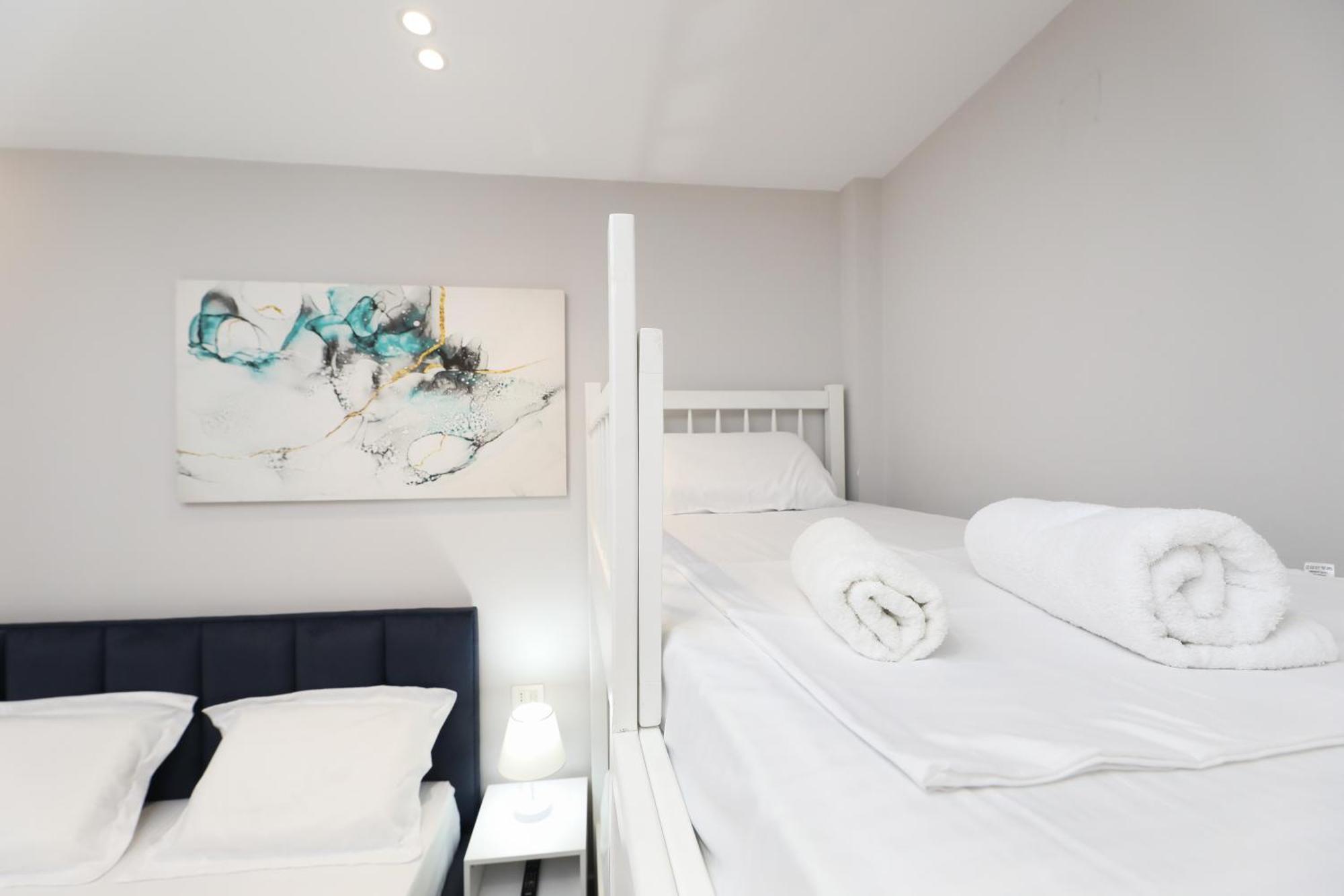 Vila Feliz - Premium Rooms With Free Private Parking فلورا المظهر الخارجي الصورة